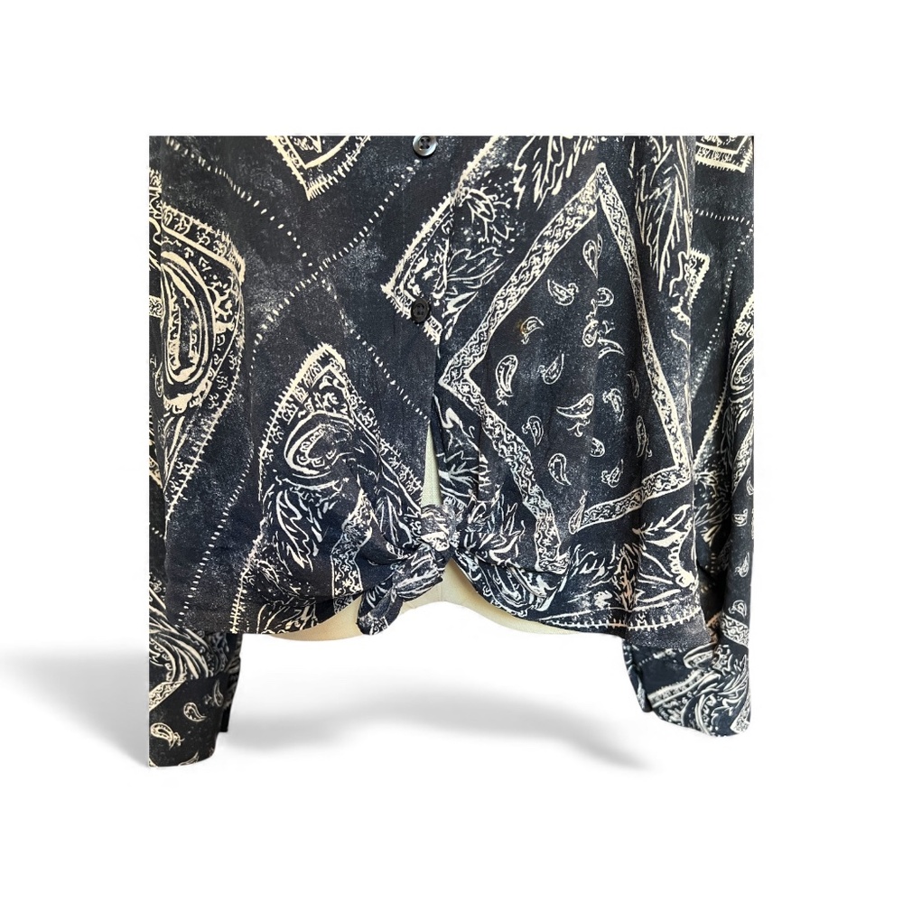 EUC Simply Vera Vera Wang Navy Bandana Roll-Tab Shirt – XL - Picture 3 of 11
